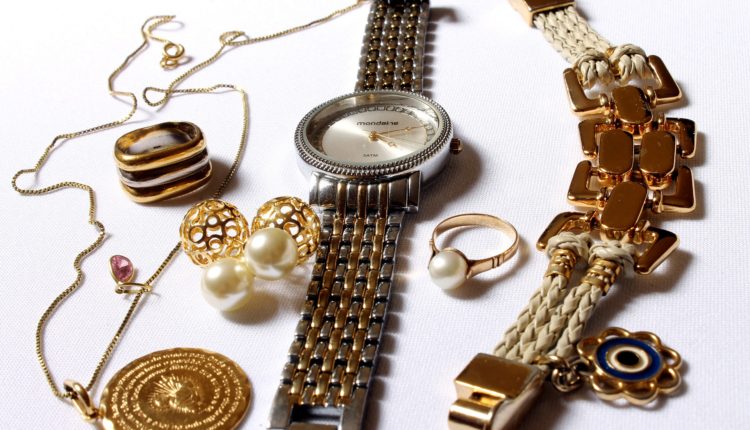 مشروع بيع مجوهرات واكسسورات الزينة